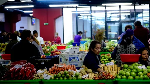 ANAF a dat amenzi de peste 130.000 de euro la un depozit angro de fructe și legume din Capitală
