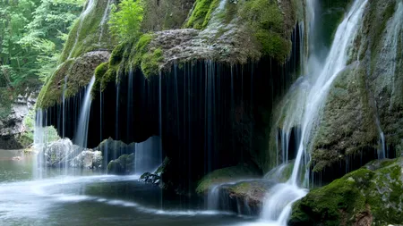 Ce s-a întâmplat cu Cascada Bigăr, cea mai frumoasă cascadă din România și din lume, la un an de la amenajarea ei