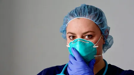 Un nou studiu arată o mare problemă a măștilor PPE: Sunt mai puțin eficiente în funcție de sexul și rasa purtătorului