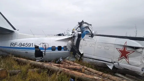 Un avion cu paraşutişti s-a prăbuşit în centrul Rusiei. La bord se aflau 23 de persoane, dar există și supraviețuitori (VIDEO)