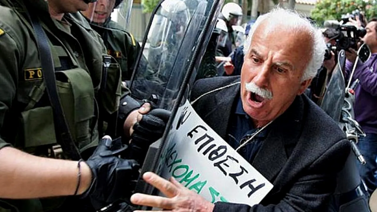 Negocierile pentru salvarea Greciei au fost amânate. Care este motivul