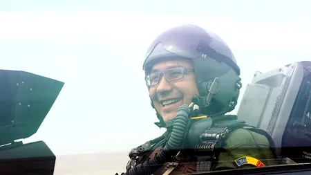 Victor Ponta despre experiența cu F-16: „Am crezut că sunt fast and furious. Când am aterizat...