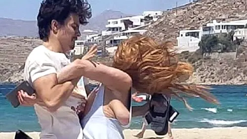 Lindsay Lohan, agresată pe o plajă din Grecia de logodnicul ei