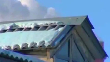 Un oraș din Rusia, acoperit de un strat de zăpadă albastră. Explicația fenomenului misterios