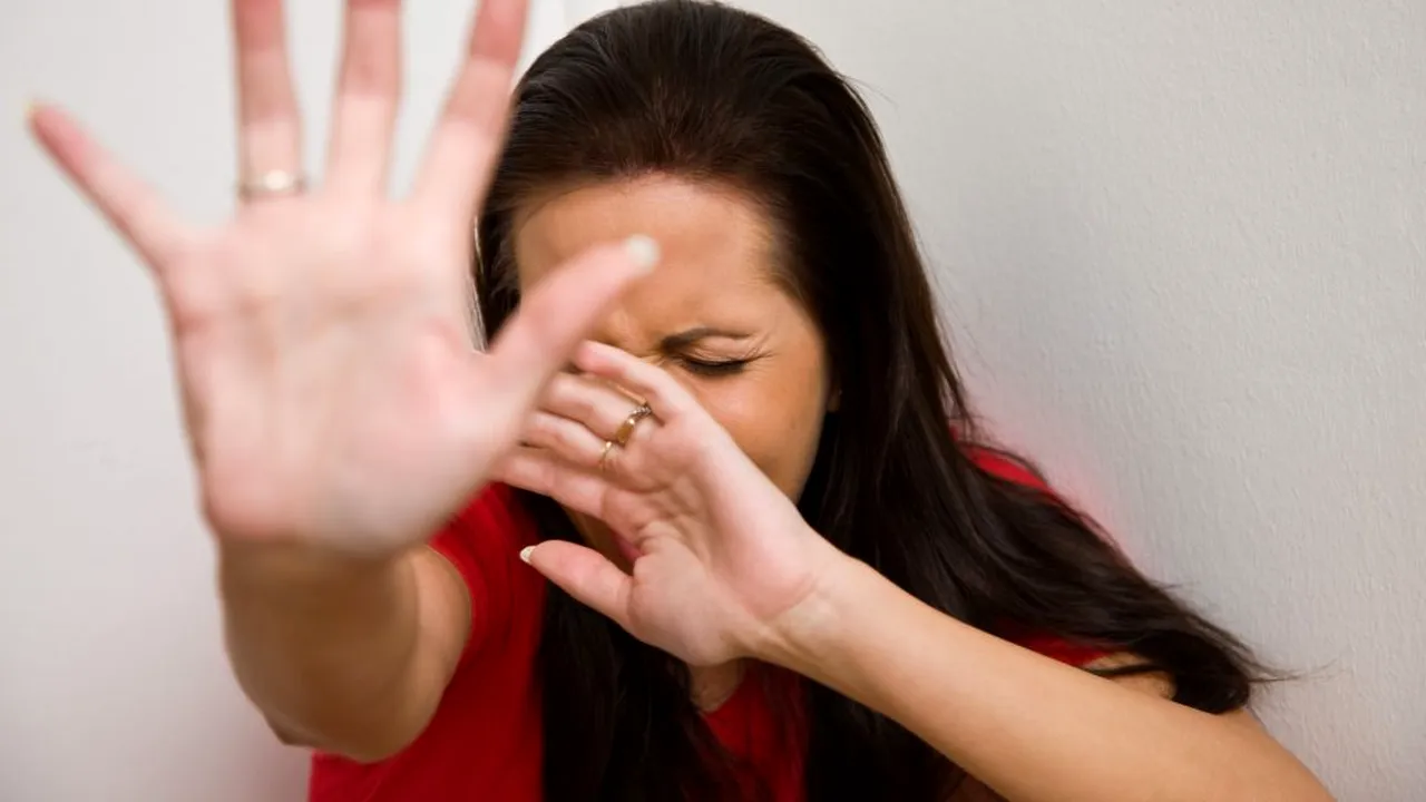 Ce a pățit o femeie care a vrut să călătorească într-un taxi de ocazie: „Doar te pup jos de două ori. Nu îți fie teamă că nu sunt Dincă