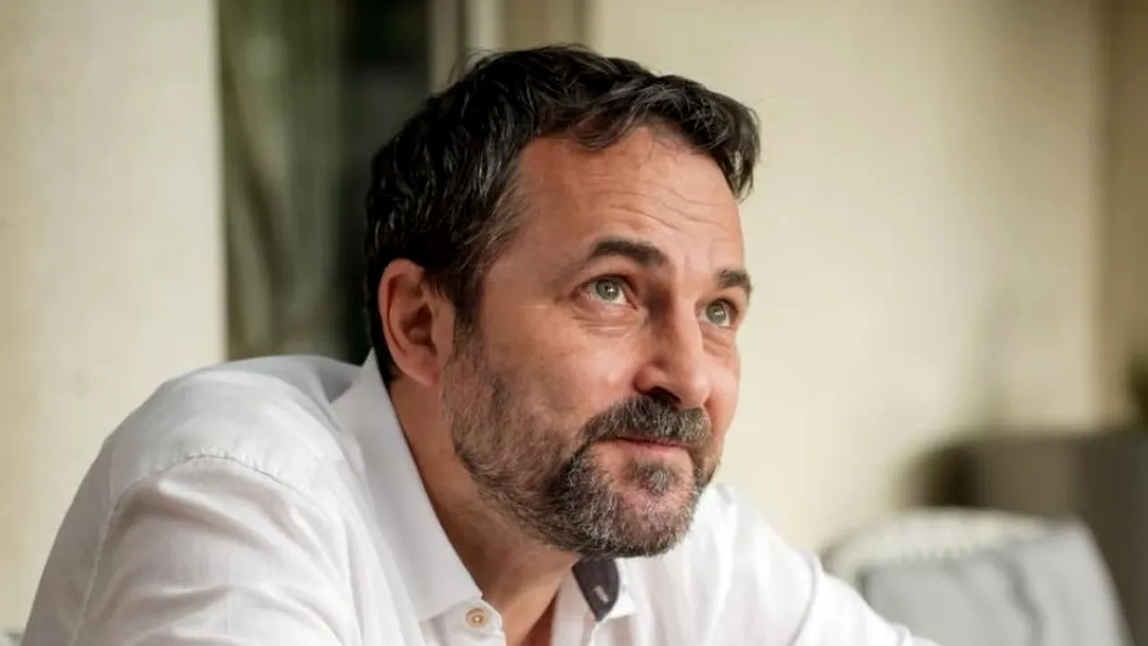 Andrei Aradits, despre CARIERA sa. ”Când i-am spus mamei că vreau să dau la Teatru, n-a sărit în sus de bucurie”