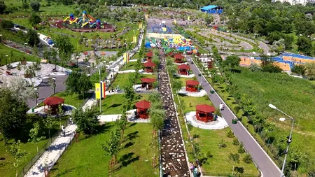 Patinoar sintetic inaugurat în Sectorul 4 