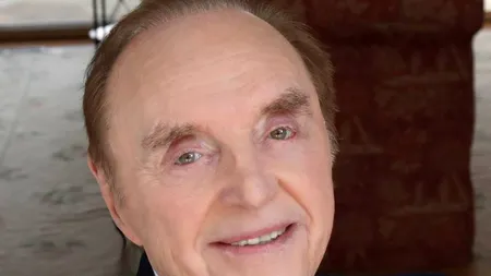 Autorul romanului „Războiul familiei Rose