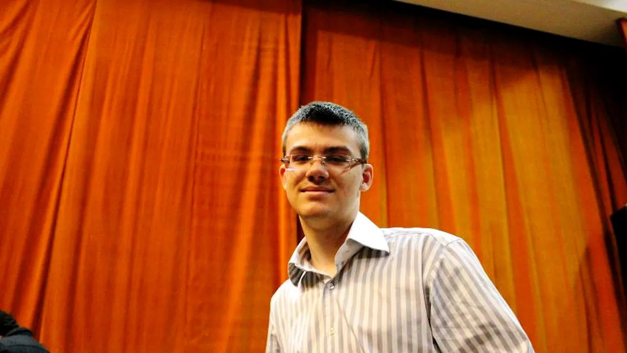 Un student din București a depus plângere penală pe numele lui Victor Ponta, Remus Pricopie și Mihnea Costoiu pentru zilele libere de alegeri