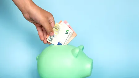 Cum să strângi 6.400 de euro pentru copilul tău, fără să plătești impozit. Puțini știu de acest instrument de economisire