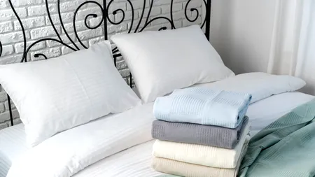 Motivul pentru care trebuie să schimbi așternuturile săptămânal. Pericolul la care te poți expune, potrivit pompierilor