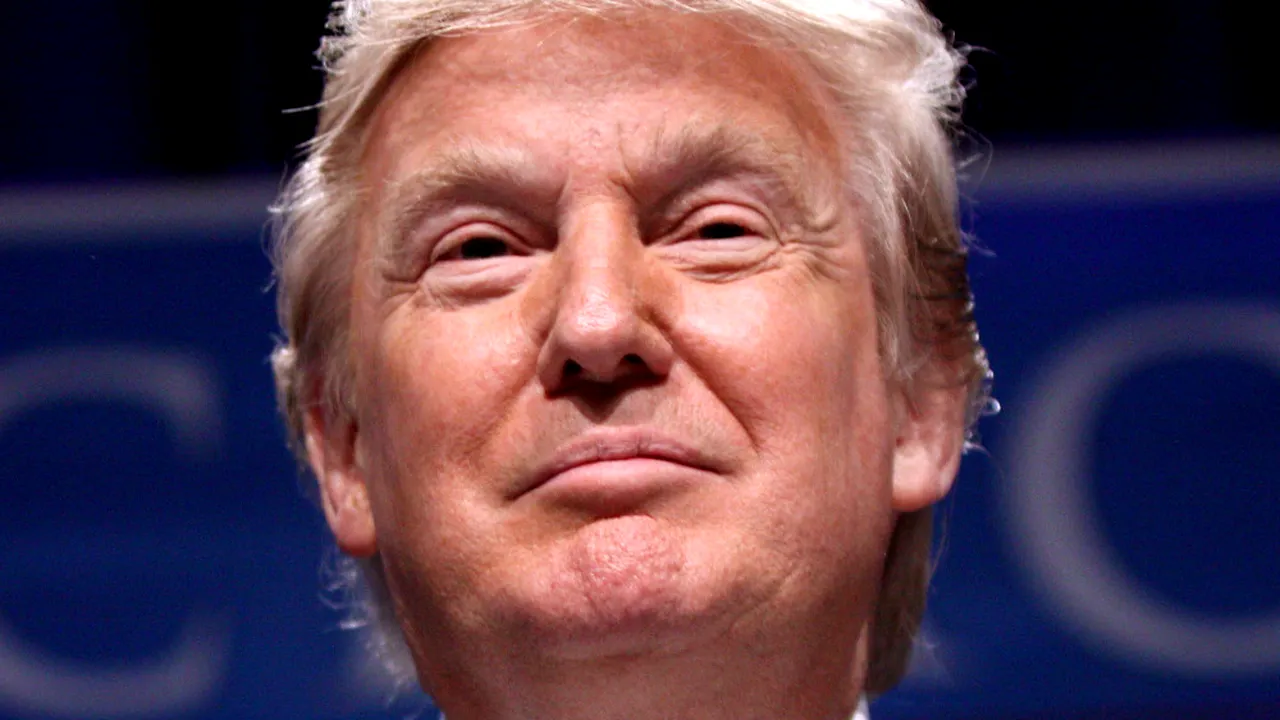 Ce reacție a avut Donald Trump, după ce a fost întrebat cum stă cu sănătatea, într-un interviu televizat