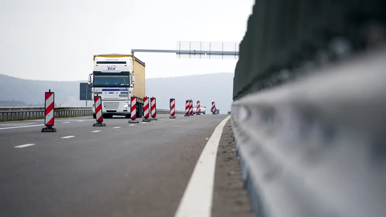 Segmentul din autostrada Sibiu-Orăștie deschis cu două zile înainte de turul doi al alegerilor are deja fisuri. Cum comentează CNADNR