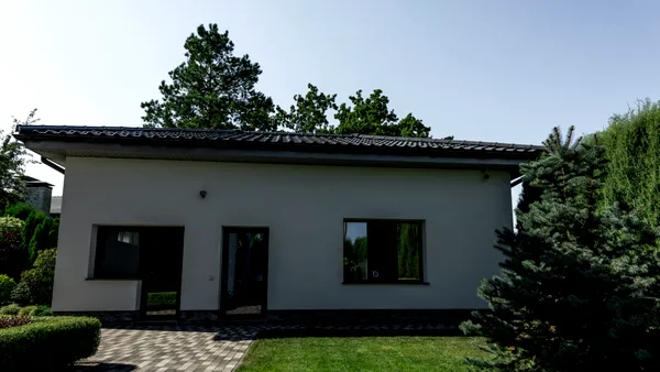 Se ELIMINĂ autorizația de construcție pentru anumite proiecte din gospodărie. Ce trebuie să știe persoanele care locuiesc la curte