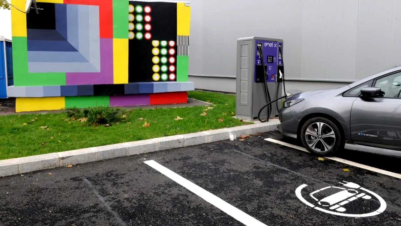 Sectorul 4 va avea 50 de stații noi de încărcare a mașinilor electrice