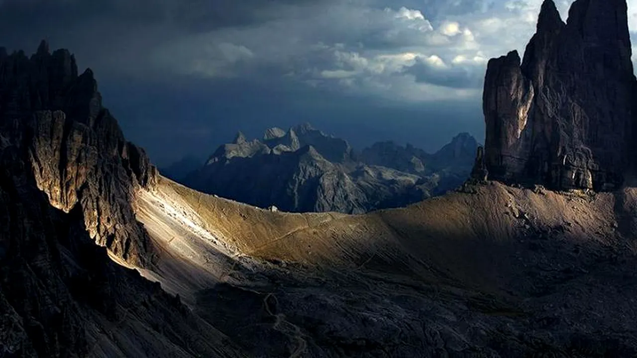 Imagini inedite care ilustrează universul fraților Grimm. GALERIE FOTO