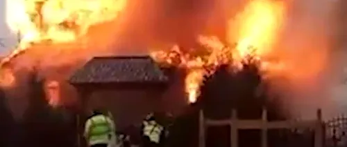 GÂNDUL LIVE. Incendiu devastator la o biserică din județul Neamț. De unde ar fi pornit focul