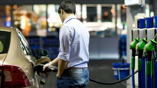 Cele 5 trucuri ca să reduci consumul de combustibil. Toți șoferii din România ar trebui să știe asta