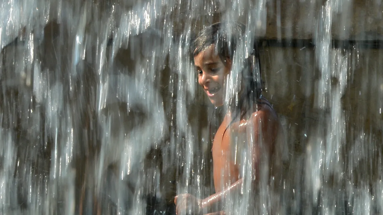 Avertizare ANM de caniculă și vijelii. Regiunile afectate