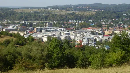 Orașul din România unde o GARSONIERĂ costă doar 3.400 de euro. La ce distanță este de București