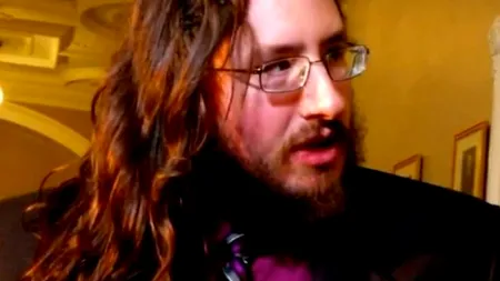 Doi părinți și-au dat în judecată propriul fiu, pentru că nu vrea să muncească și să se mute la casa lui