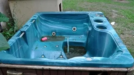 Ce ținea un bărbat din Florida într-o cadă: „Stătea acolo de un an