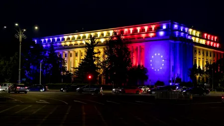 Ilie Bolojan a postat o fotografie cu Palatul Victoria iluminat de Ziua Europei: 