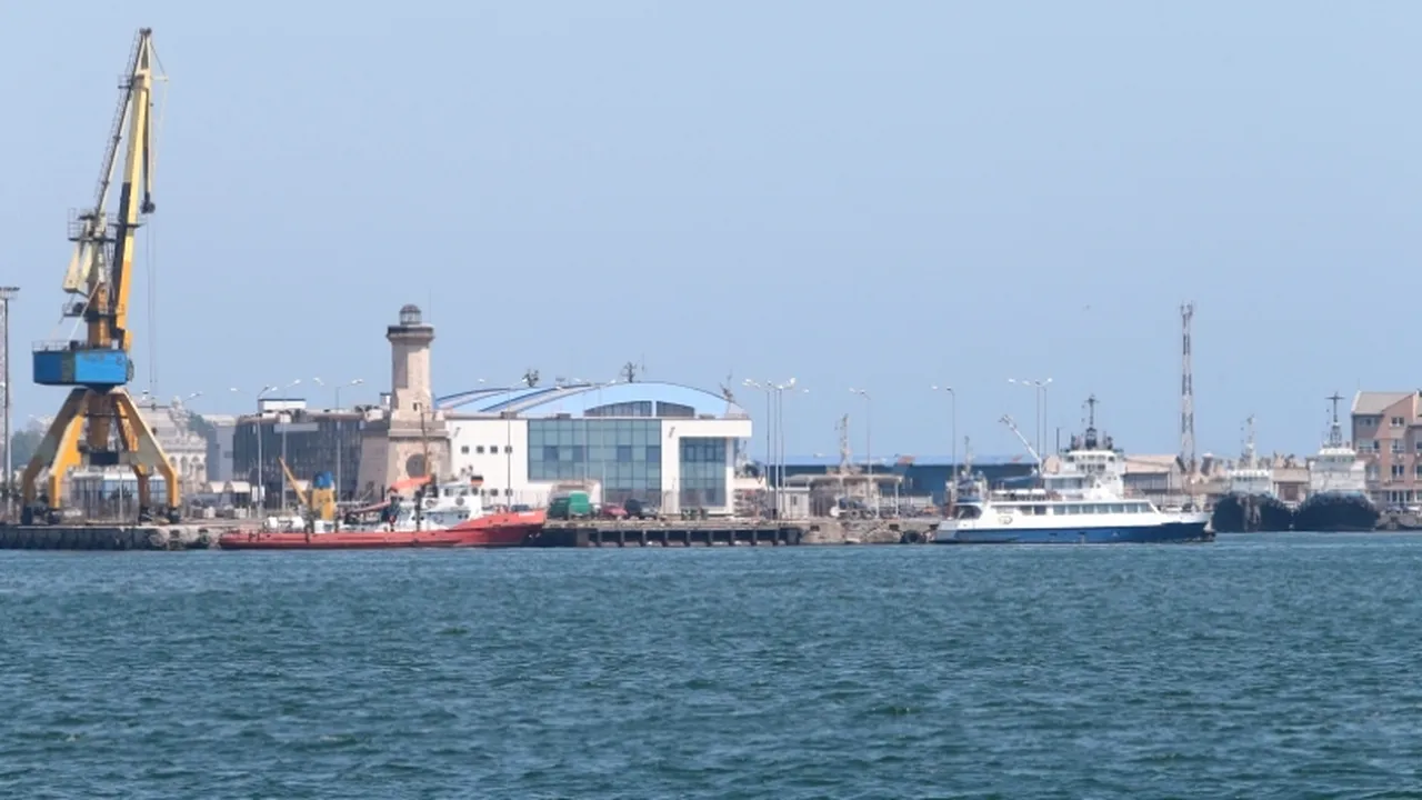 Marinari turci, în grevă la bordul unei nave din Portul Constanța