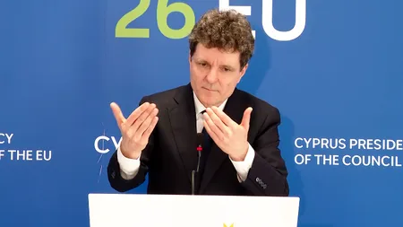 Nicușor Dan semnează din Cipru demisiile miniștrilor PSD. Ce spune președintele de criza politică