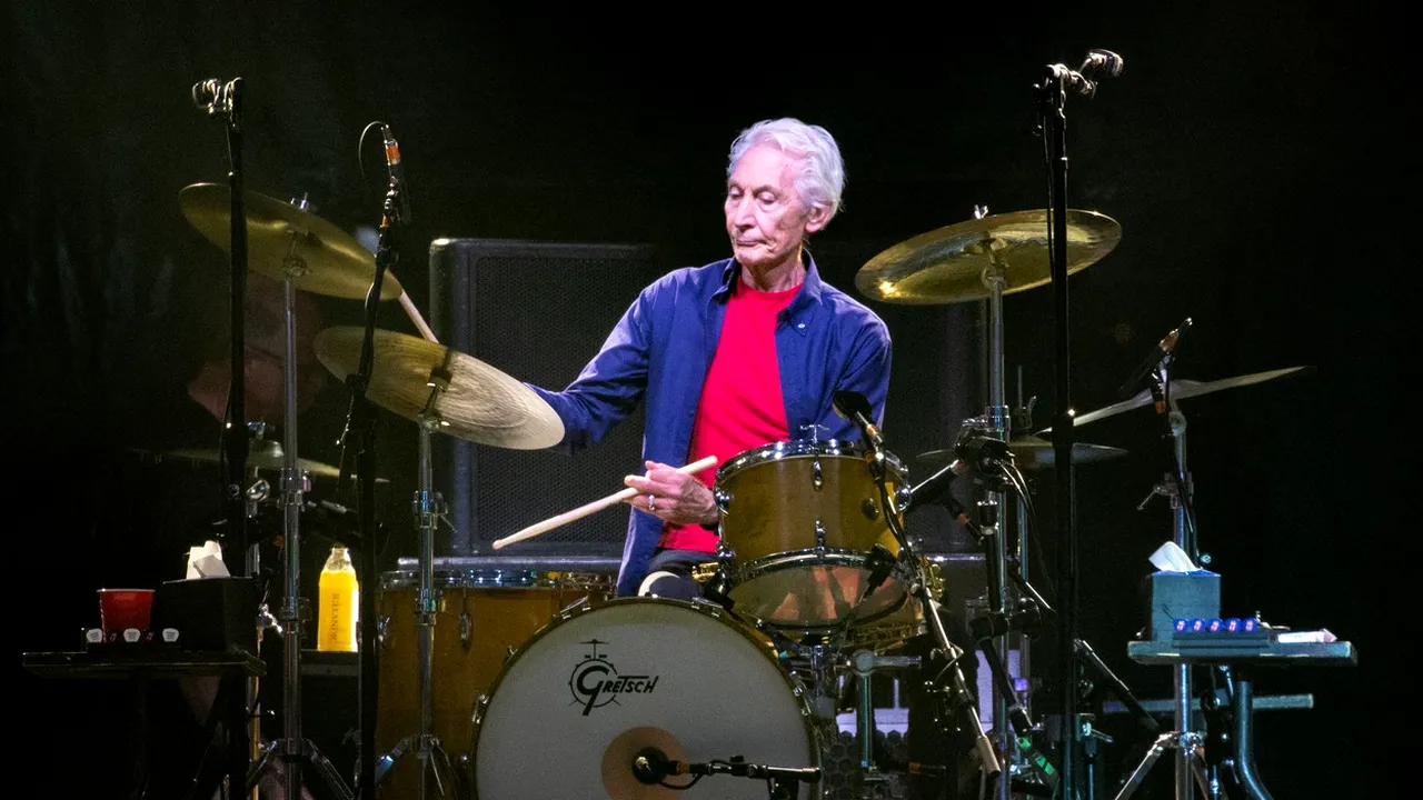 Colecția de cărți a lui Charlie Watts va fi scoasă la licitație, la doi ani de la moartea bateristului