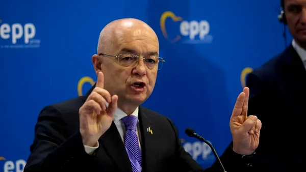 Emil Boc, despre retragerea miniștrilor PSD de la guvernare: ”Prezentul este, uneori, doar o bună ocazie de a repeta greșelile trecutului”