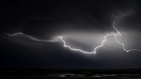 Atenţionare de călătorie pentru românii care merg în Spania: Fenomene meteo extreme