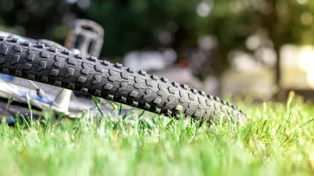 TRAGEDIE cumplită în Sălaj după ce o copilă de 9 ani a murit căzând de pe bicicletă. S-a speriat de un ATV condus de o adolescentă