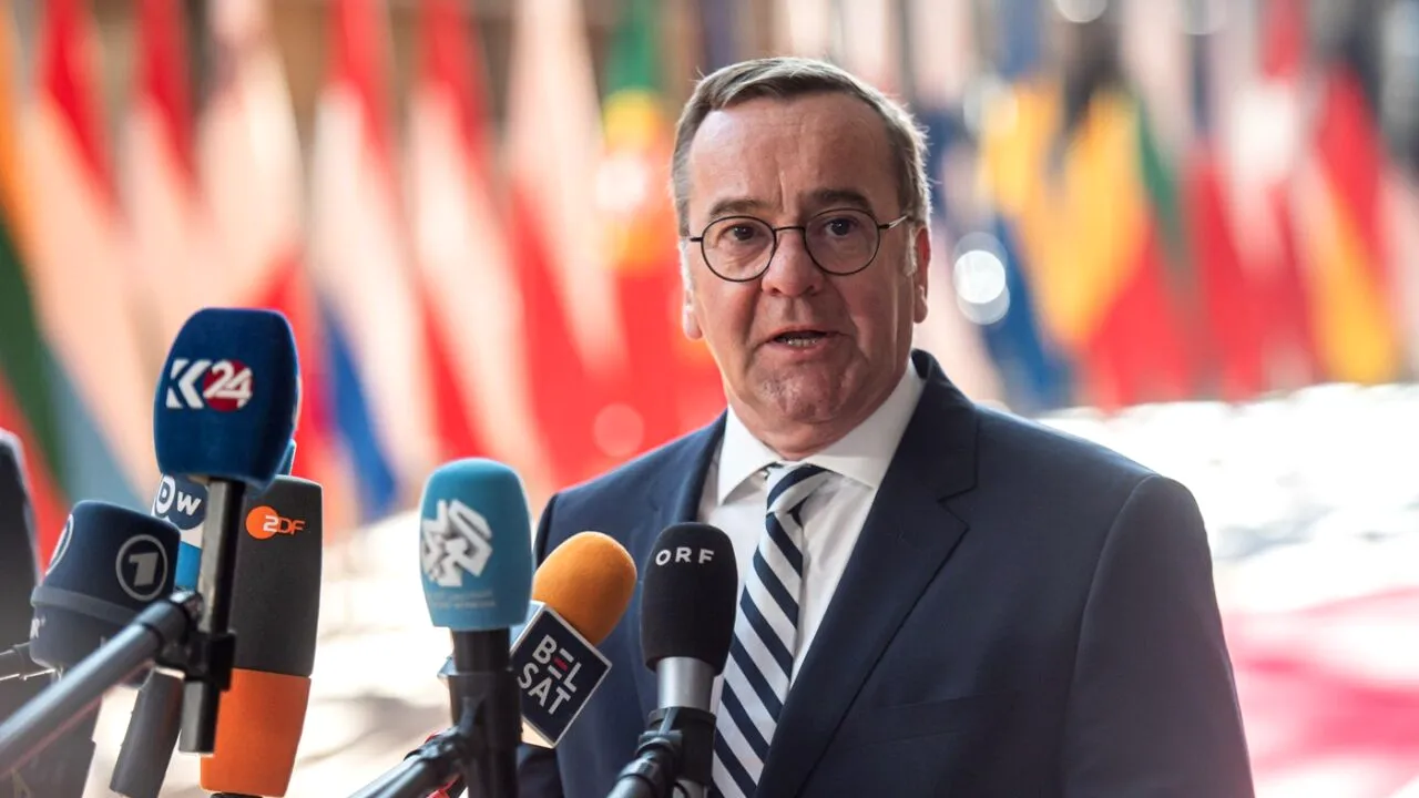 Ministrul german al Apărării acuză Rusia că nu își dorește PACE în Ucraina/ UE crește presiunea asupra Moscovei