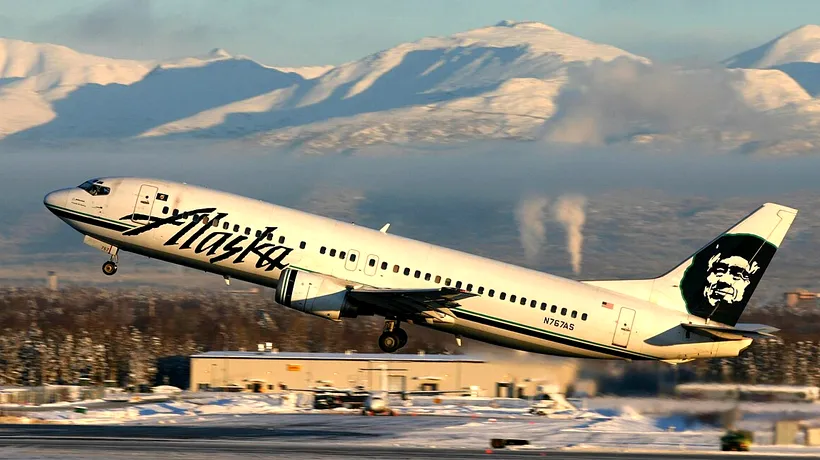 VIDEO | Ușa unui avion al Alaska Airlines, cu 171 de pasageri la bord, s-a desprins de pe fuzelaj în timpul zborului