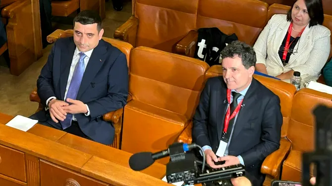 George SIMION și Nicușor Dan, unul lângă altul la evenimentul organizat de BNS. Când vor avea loc dezbaterile prezidențiale