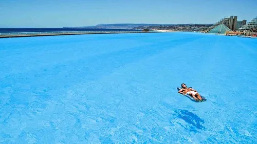 GALERIE FOTO. Aceasta este cea mai mare piscină din lume