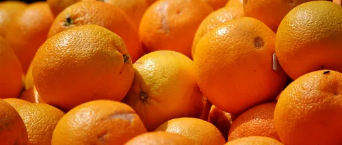 Un mare retailer din România a retras un lot de portocale de la vânzare, pentru că depășesc valorile admise de pesticide