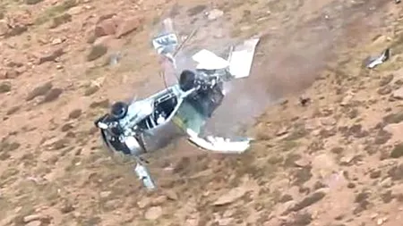 Ce a pățit pilotul unei mașini care s-a rostogolit de 12 ori. VIDEO