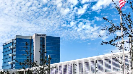 Ar putea fi cea mai mare tranzacție din acest an: peste 100 de miliarde de dolari pentru o companie implicată în industria de telefonie