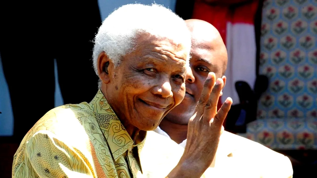 Oficial: Nelson Mandela, ținut în viață de aparate