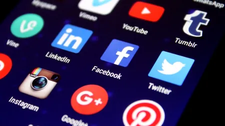 Peste două milioane de reclame care îi manipulau pe americani să nu participe la alegerile de luna viitoare, eliminate de Facebook și Instagram