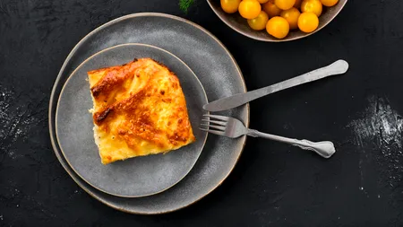 Descoperă SECRETELE plăcintei cu brânză dulce. Află ce trebuie să faci ca să iasă fragedă