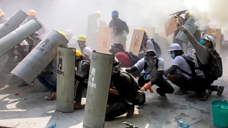 Mai mulți protestatari au fost uciși în Myanmar pe măsură ce represiunea crește