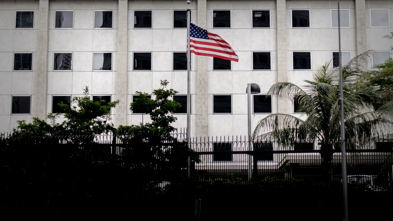 AFP: O eventuală extrădare a lui Edward Snowden, un proces complicat