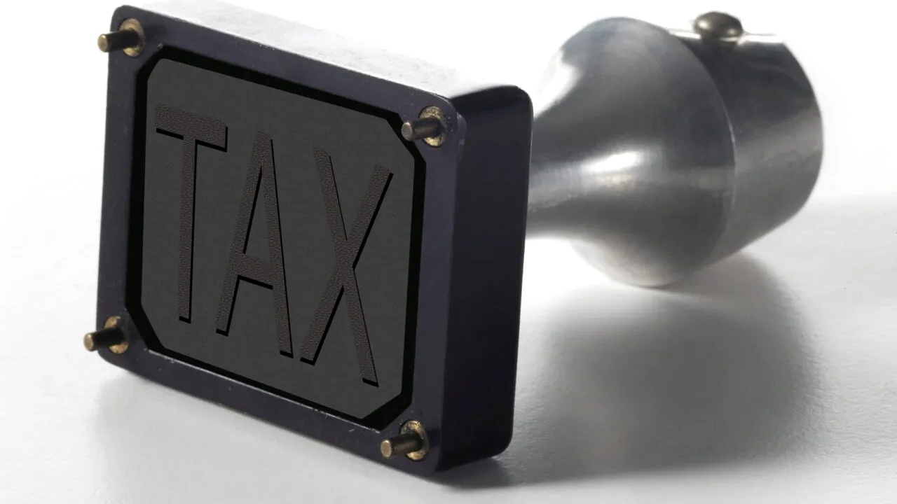 Vești bune pentru românii proprietari. Nu mai plătesc o TAXĂ care le dădea mari bătăi de cap