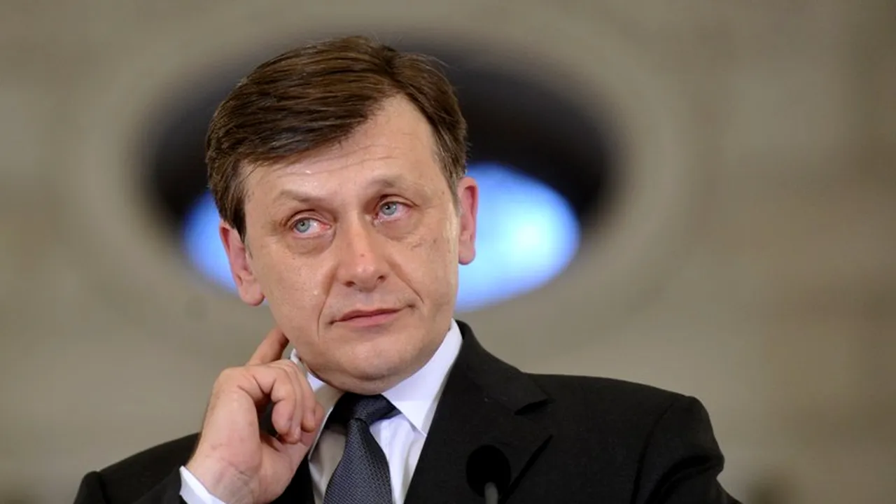 Ce spune președintele interimar Crin Antonescu despre BUTONUL TREI AL TELEFONULUI de la Cotroceni