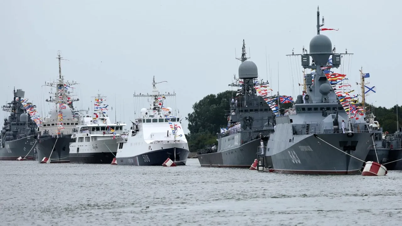 RĂZBOI în Ucraina, ziua 775: O navă rusă din Kaliningrad a fost incendiată / Rusia, acuzată că a folosit arme chimice