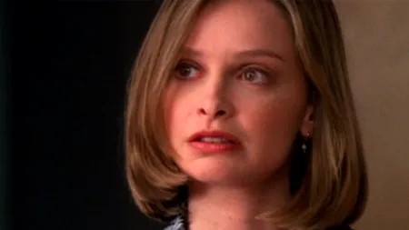 O mai ții minte pe Ally McBeal? Cum arată acum actrița din celebrul serial difuzat de Pro TV la finalul anilor '90?