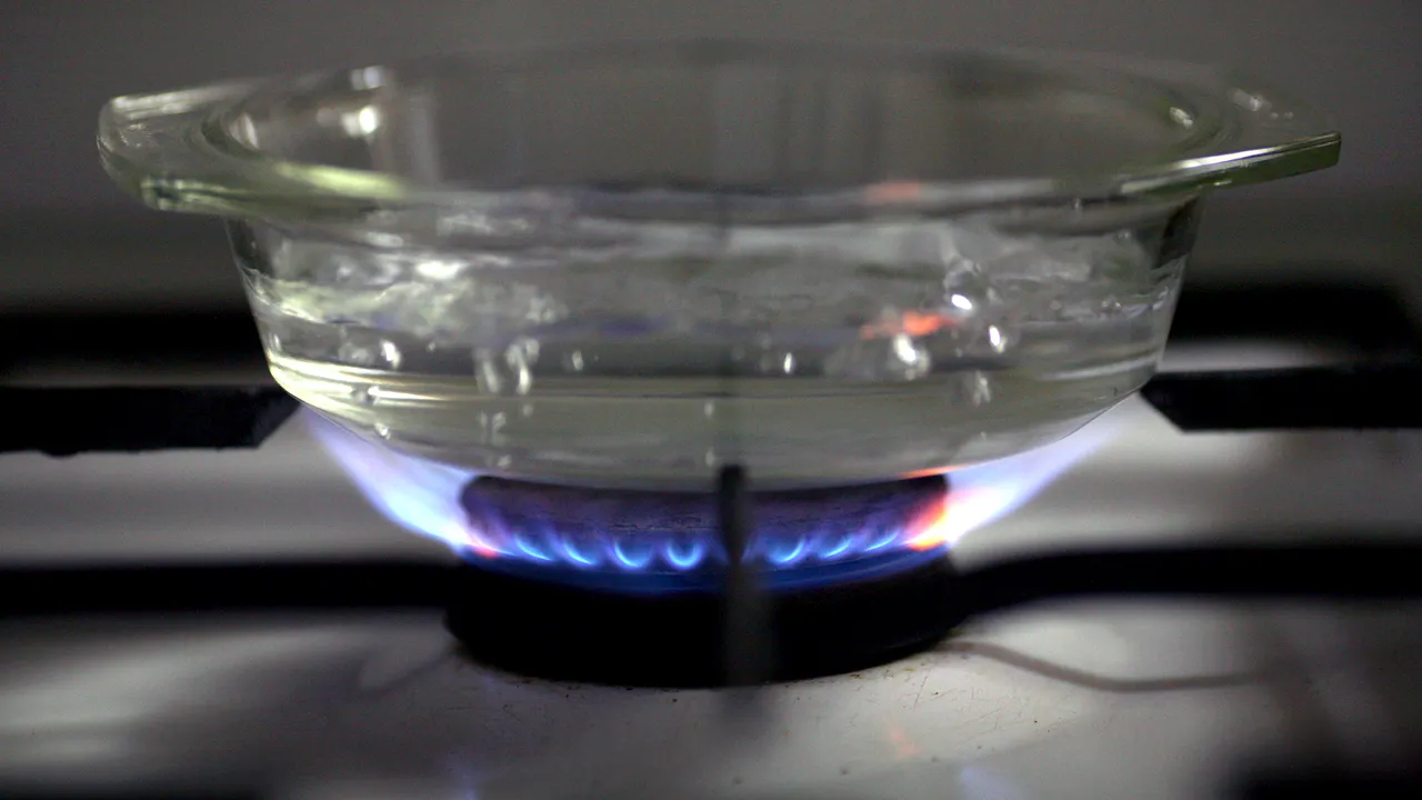 Gazele naturale SE SCUMPESC cu 5,83%. Factura unui apartament în perioada de iarnă VA CREȘTE cu 10 lei